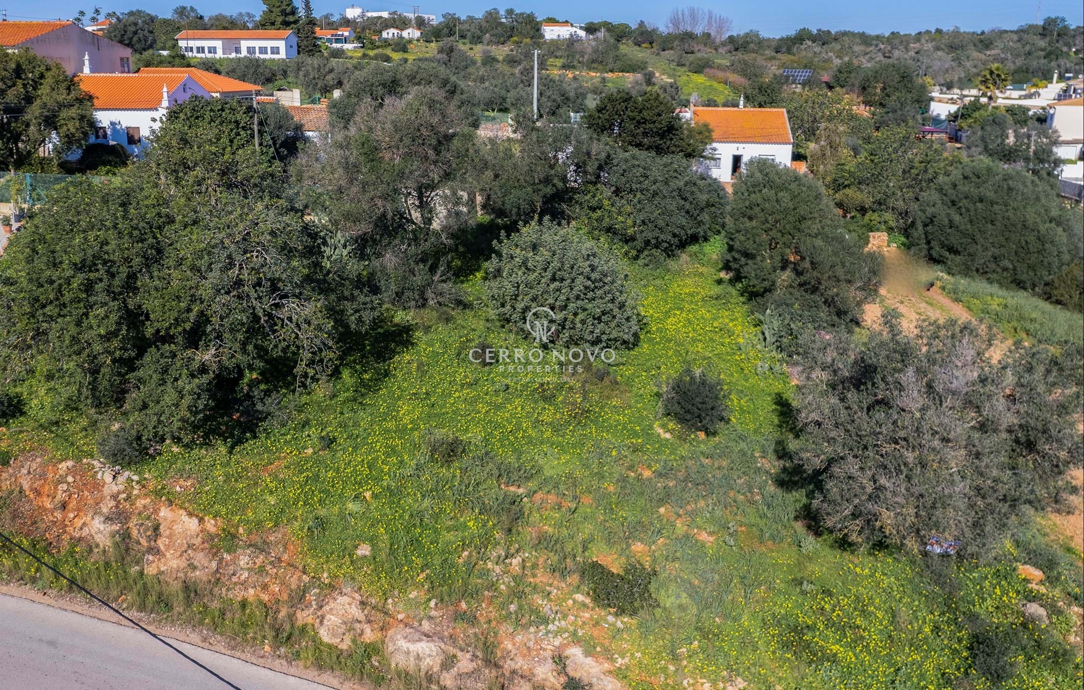 Building plot with project and good country views for sale in Alcantarilha-Silves