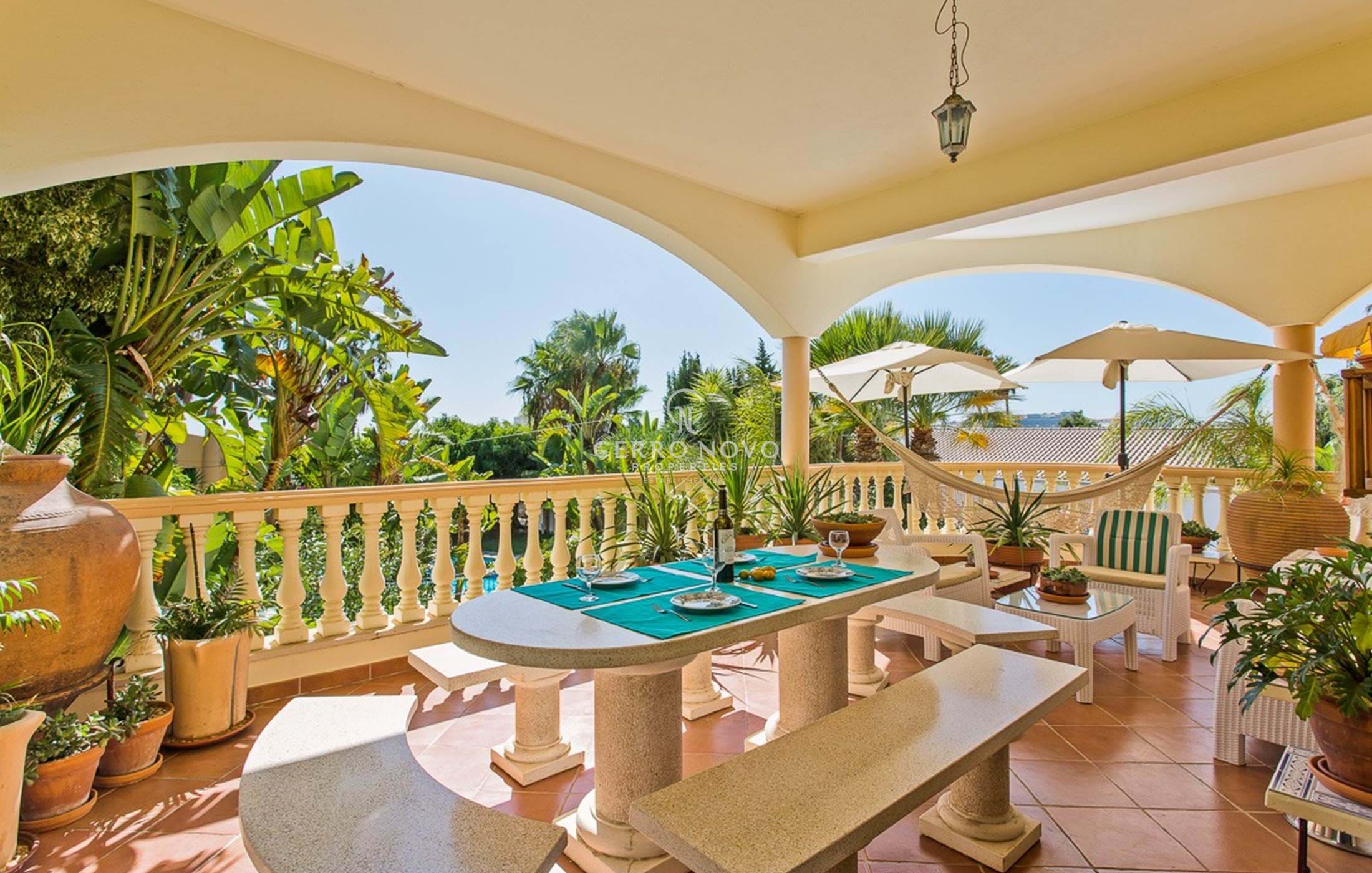 A Substantial Villa with Four Bedrooms, Swimming Pool & Sea View