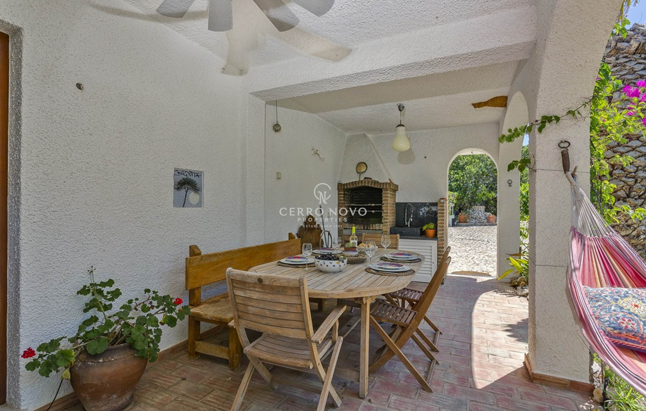 Character two bedroom villa close to beaches and bird reserve