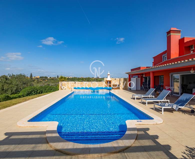 Large, beautifully renovated detached villa with pool & gardens