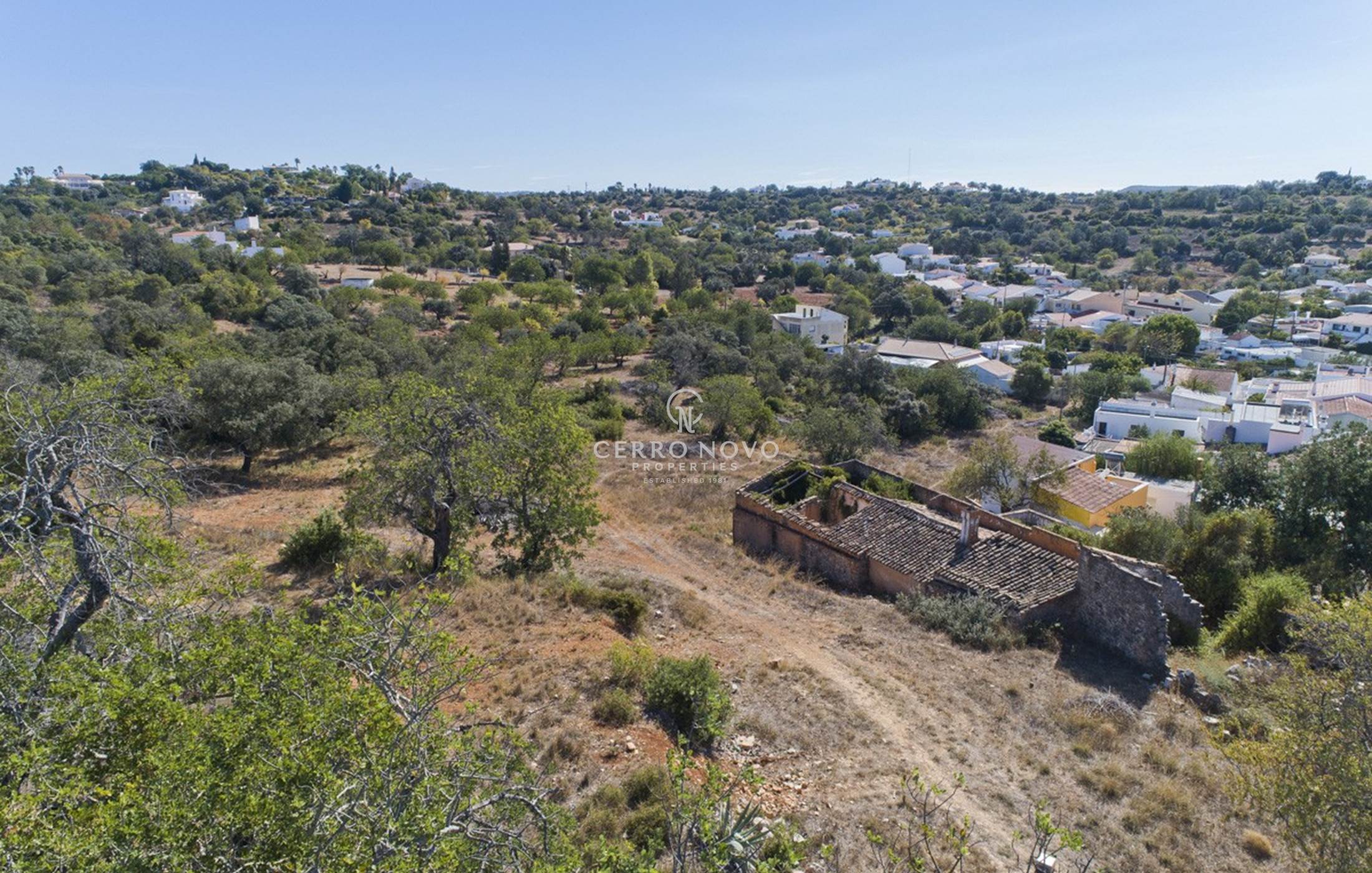 Land with approved project for rural hotel near Loulé
