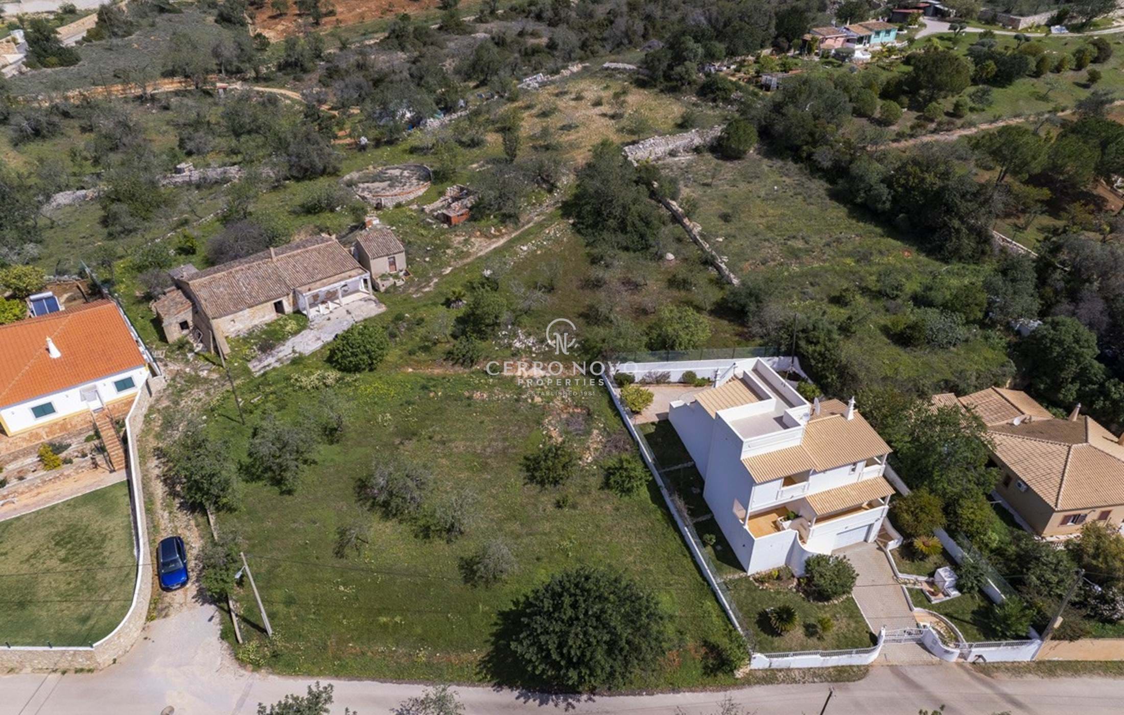 A large plot with permission to build a villa with pool