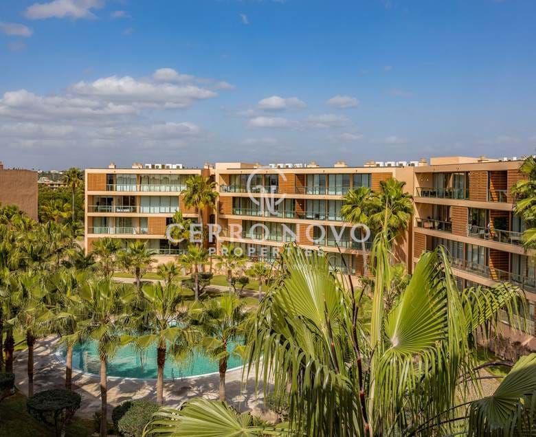 VENDIDO-  Apartamento moderno de dois quartos num excelente Resort perto da Praia e do Golfe dos Salgados
