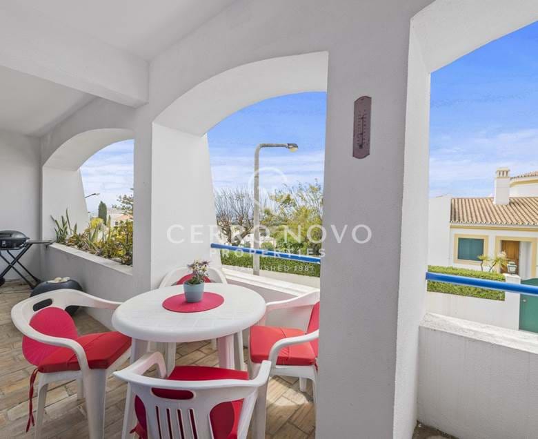 RESERVADO- Bonito Apartamento T2 com vista mar no Alto do Moinho totalmente renovado