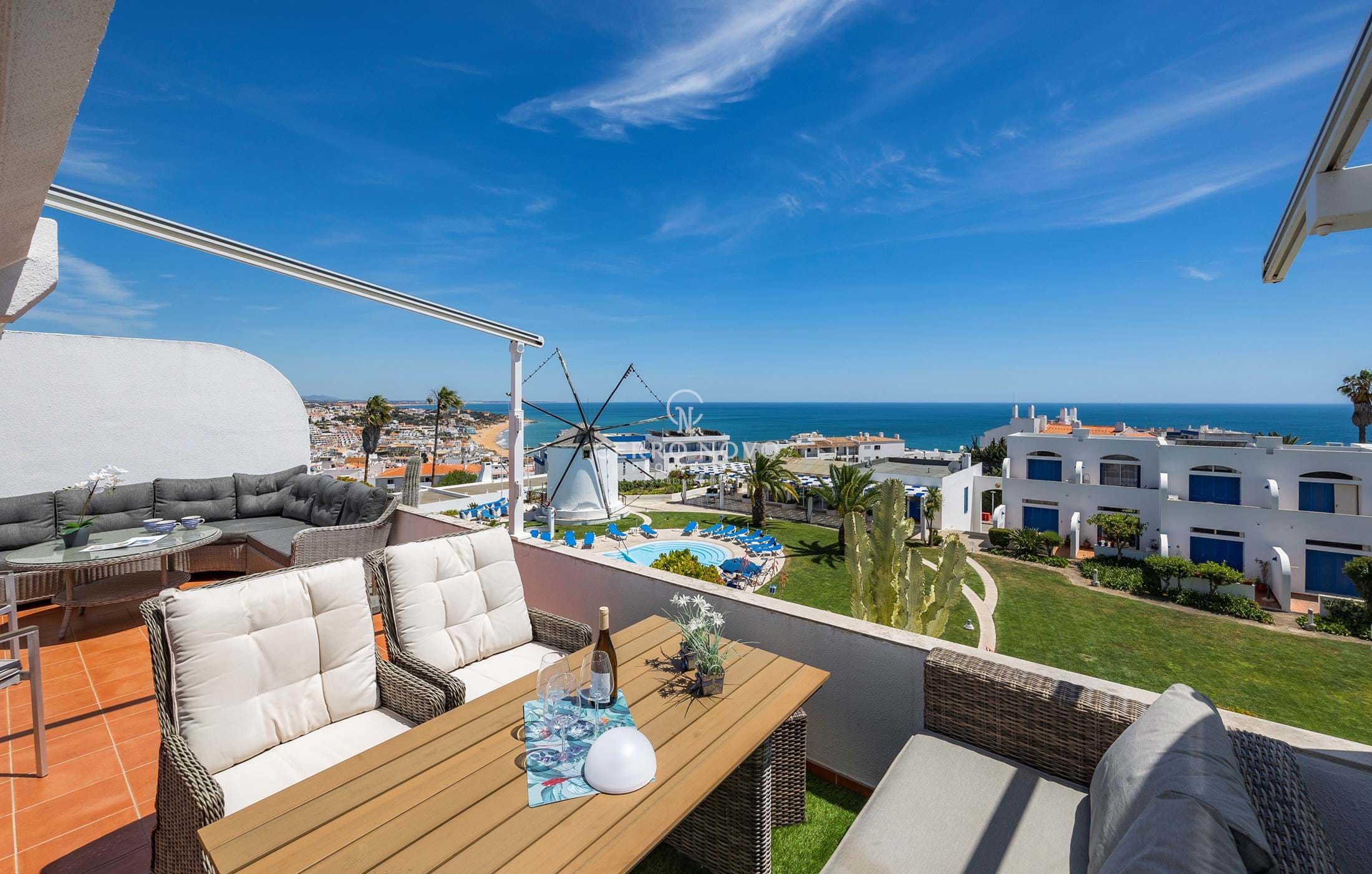 Stunning duplex Apartment with superb ocean views