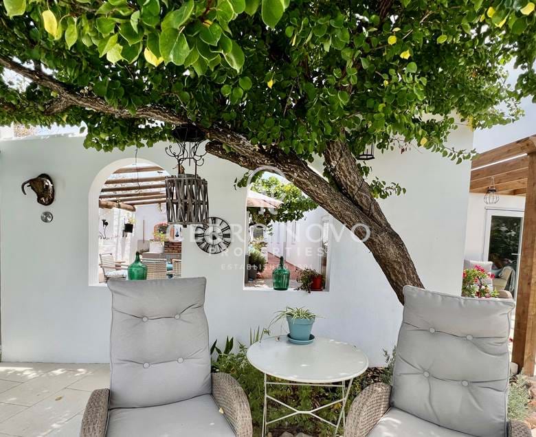 Beautiful Six bedroom character home with annexe near Paderne, Algarve.