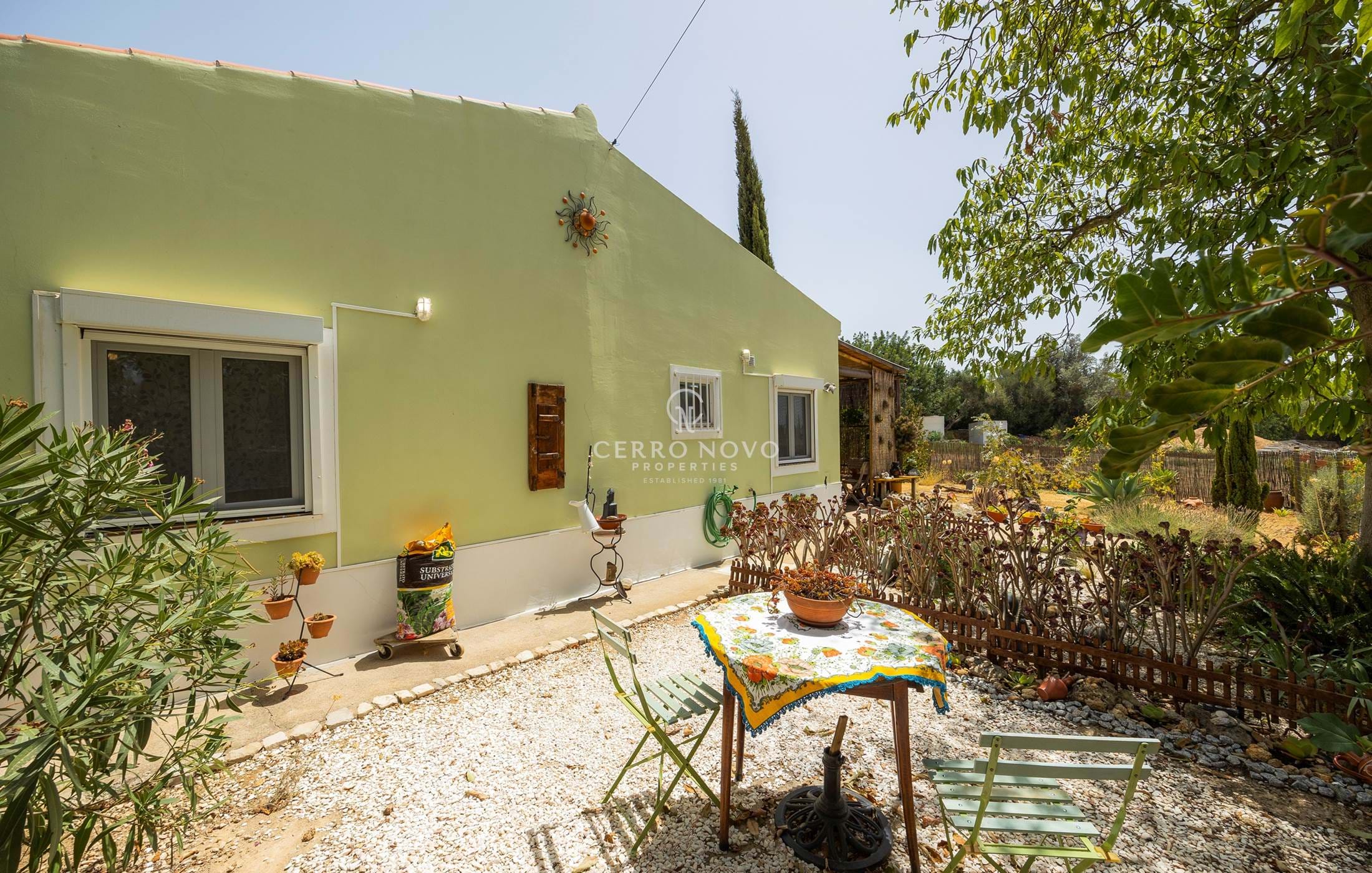 A lovely  cottage in rural Alcantarilha