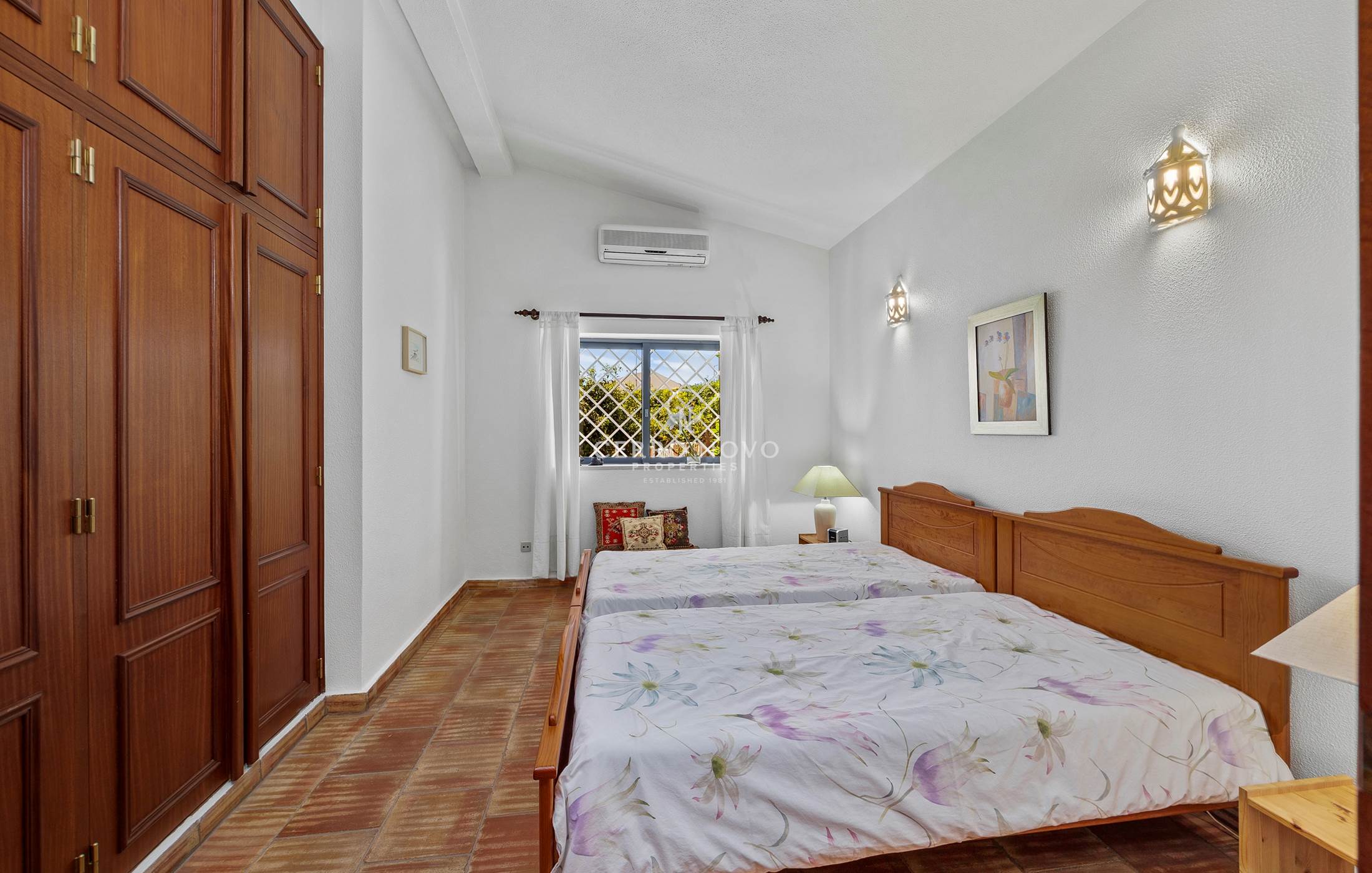 Three Bedroom detached villa in Albufeira’s new town