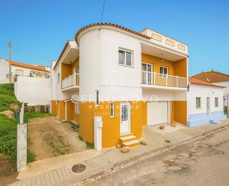 Large villa V3+1 in the centre of Algoz