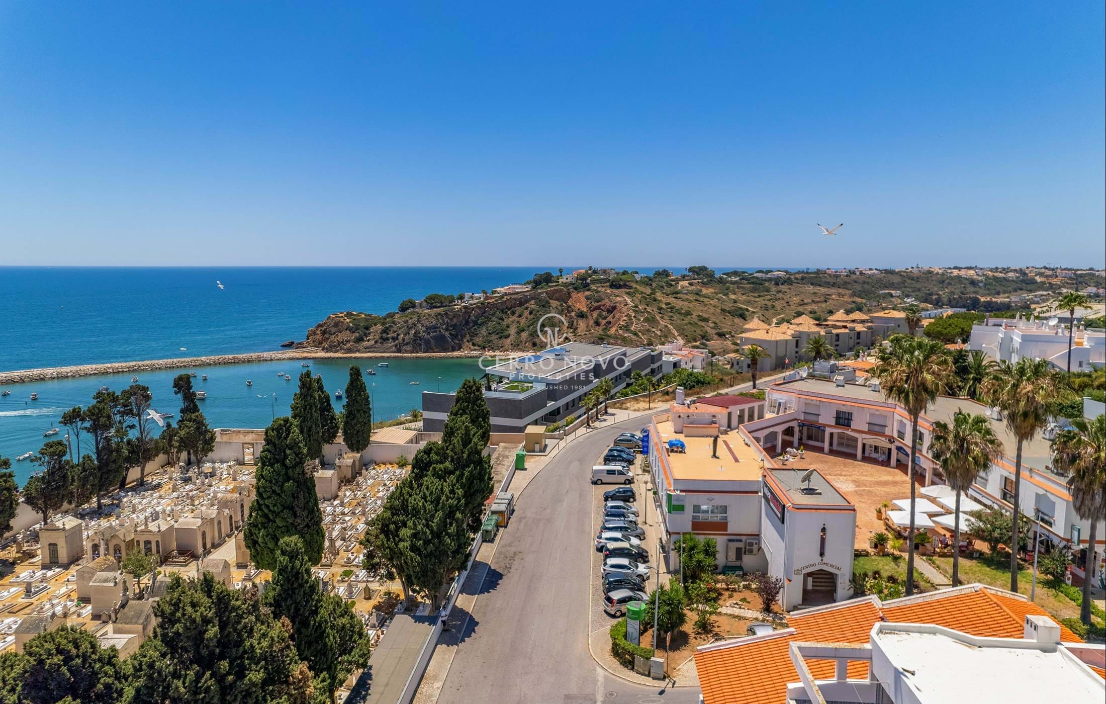 Spacious two-bedroom apartment with lovely sea views
