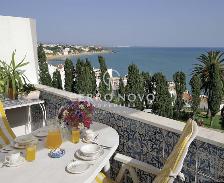 1 bedroom penthouse apartment with stunning sea/coastal views and Free Air Con