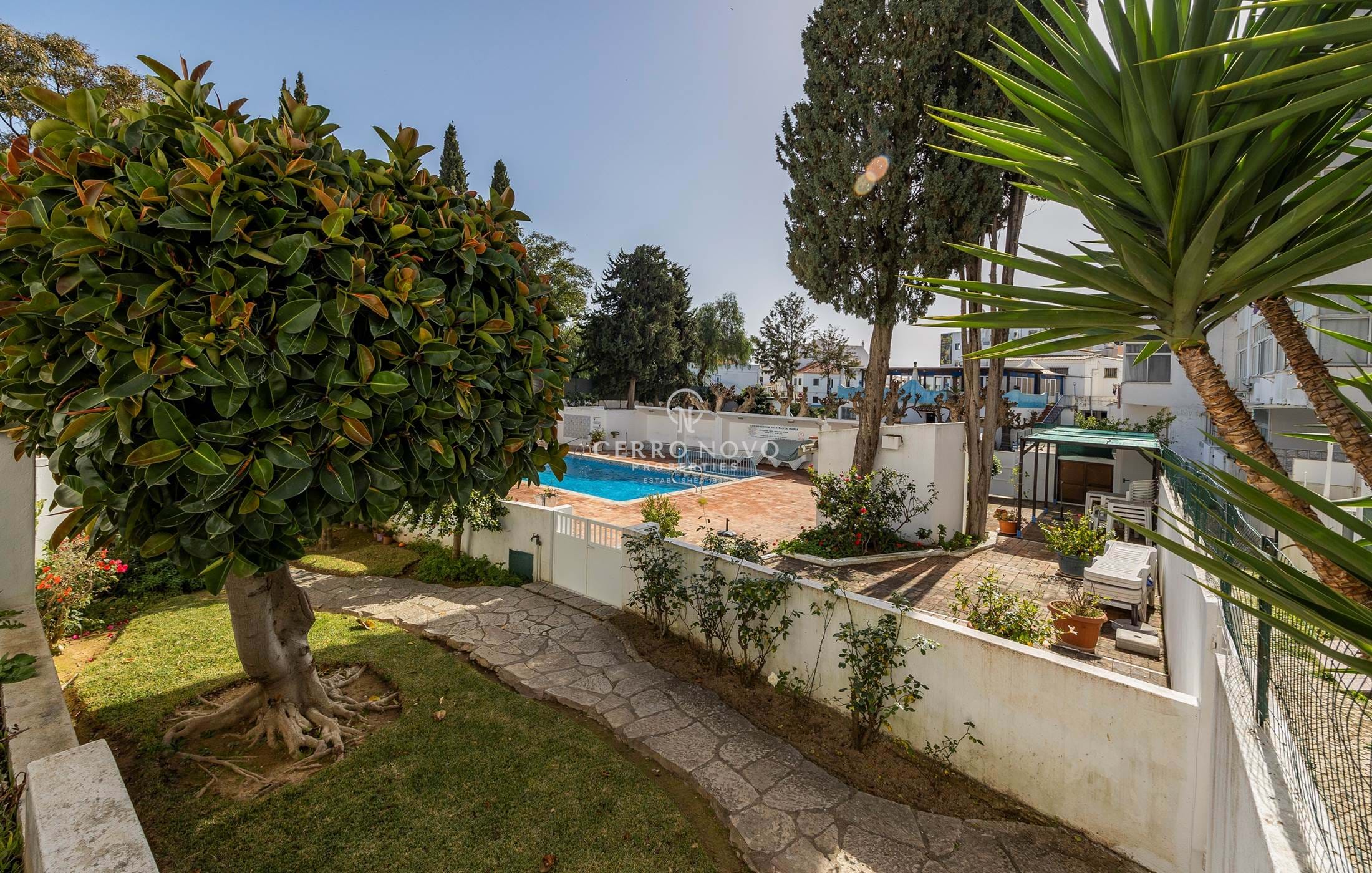 SOLD- A traditional, convenient one bedroom apartment with communal pool