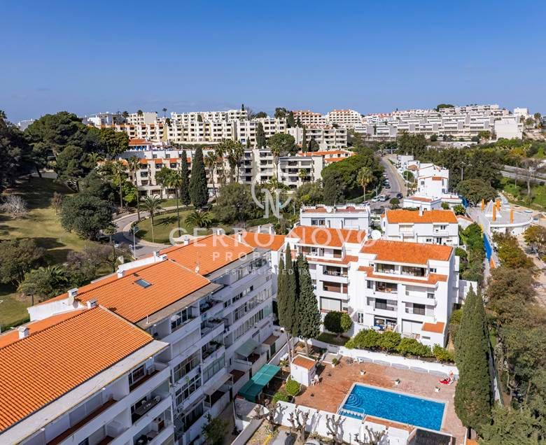 SOLD- A traditional, convenient one bedroom apartment with communal pool