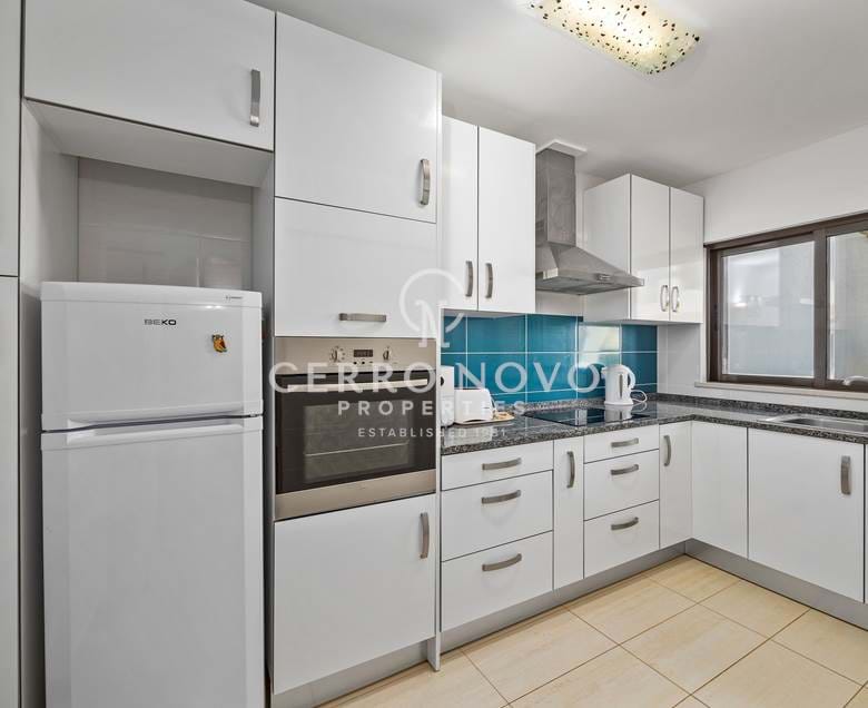A fully renovated apartment in an excellent Porches location