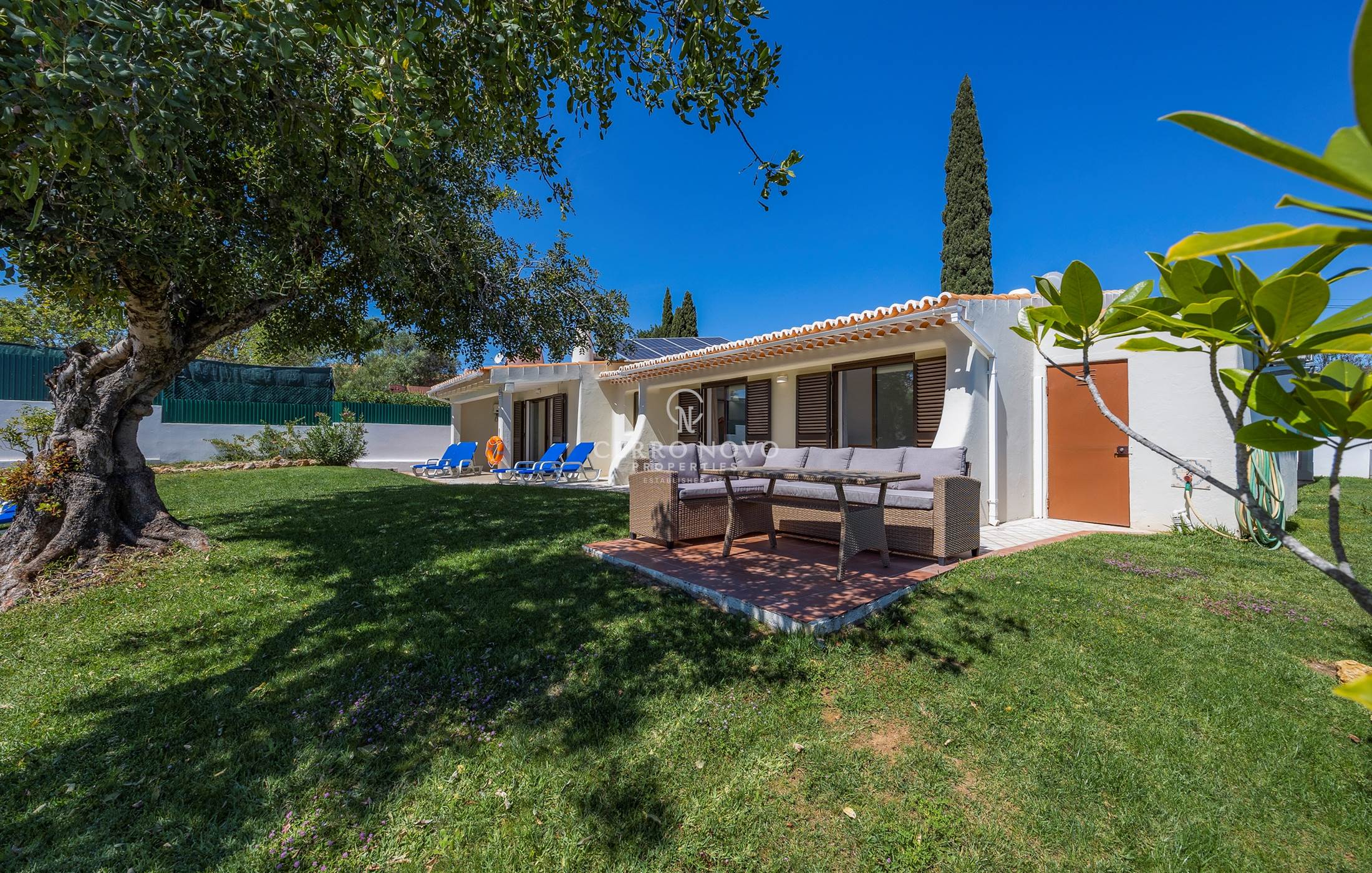 Fully modernised detached villa in a great central location