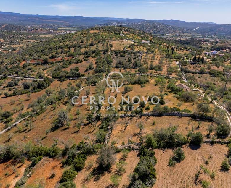A large country (rustic) plot near Paderne, Central Algarve
