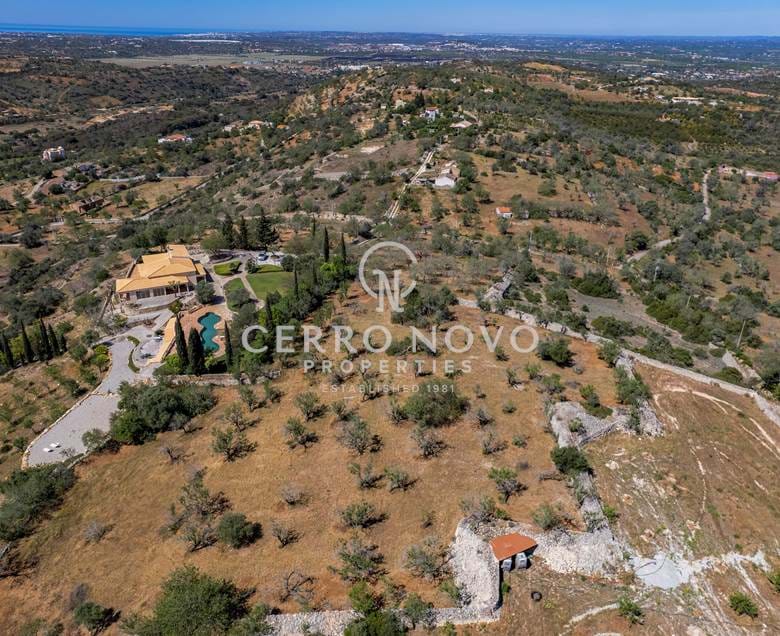 A large country (rustic) plot near Paderne, Central Algarve