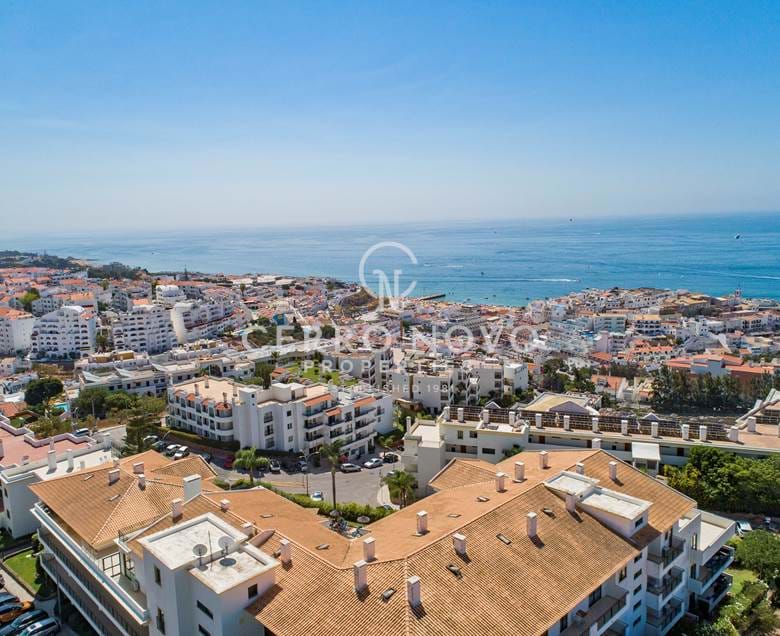 Two bedroom apartment with sea view overlooking old town