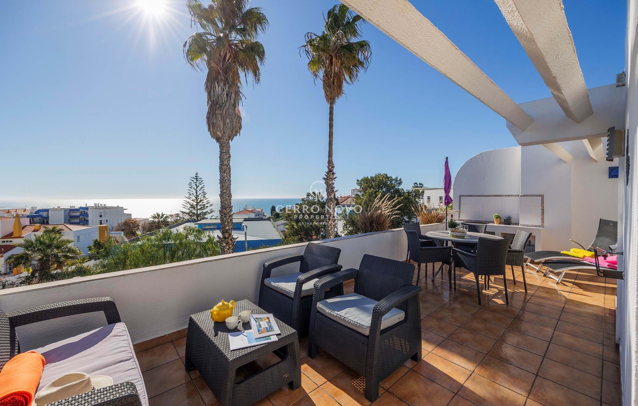 Excellent duplex Apartment with superb ocean views