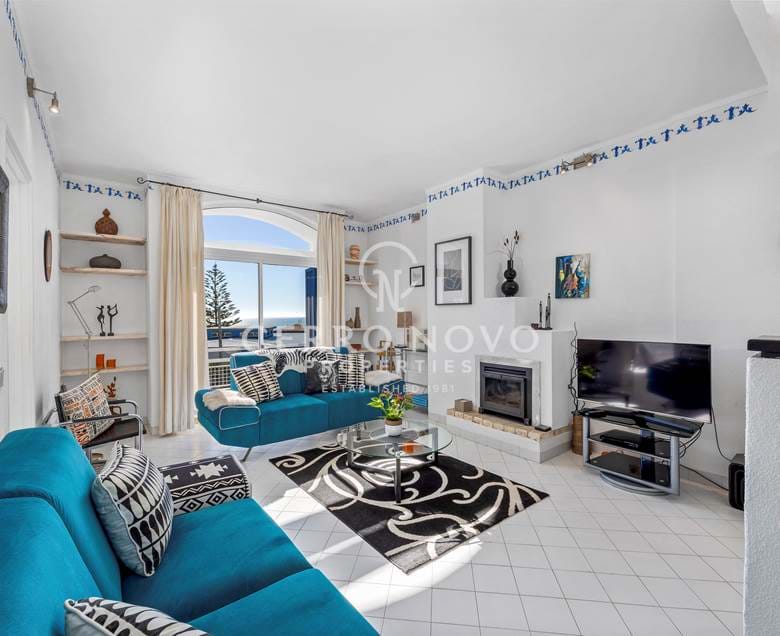 Excellent duplex Apartment with superb ocean views