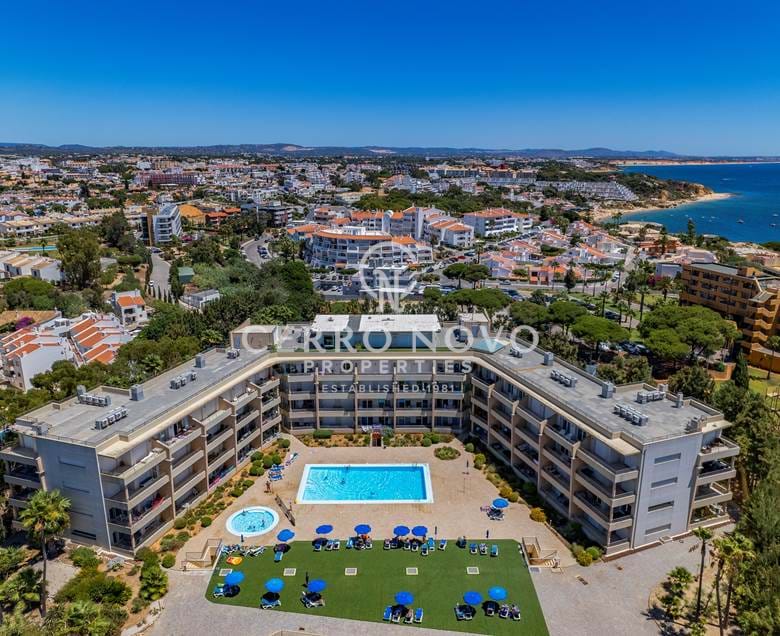 Fantástico apartamento com vista mar, piscina e estacionamento