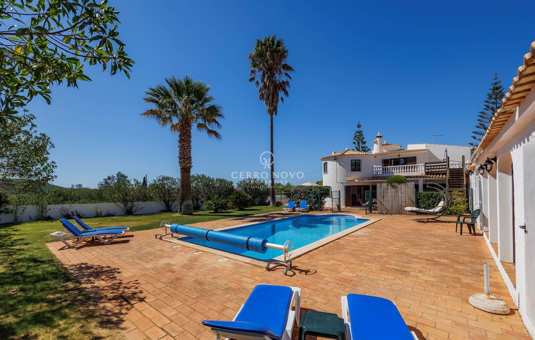 Spacieuse villa  de 4 chambres avec annexe et piscine