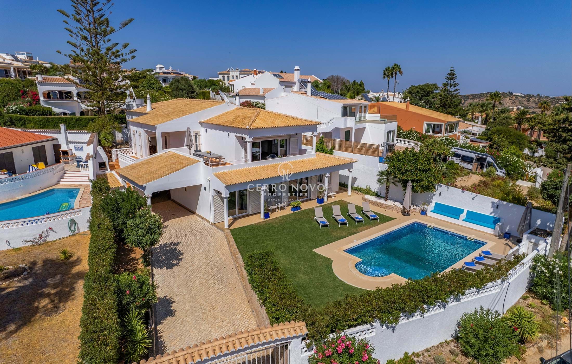 Beautiful Four Bedroom Detached Villa with Stunning Ocean Views