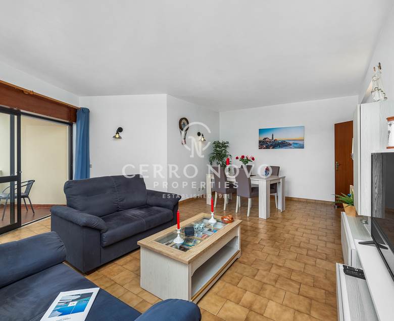Excellent Apartment in central Albufeira with pool, gardens, and two balconies