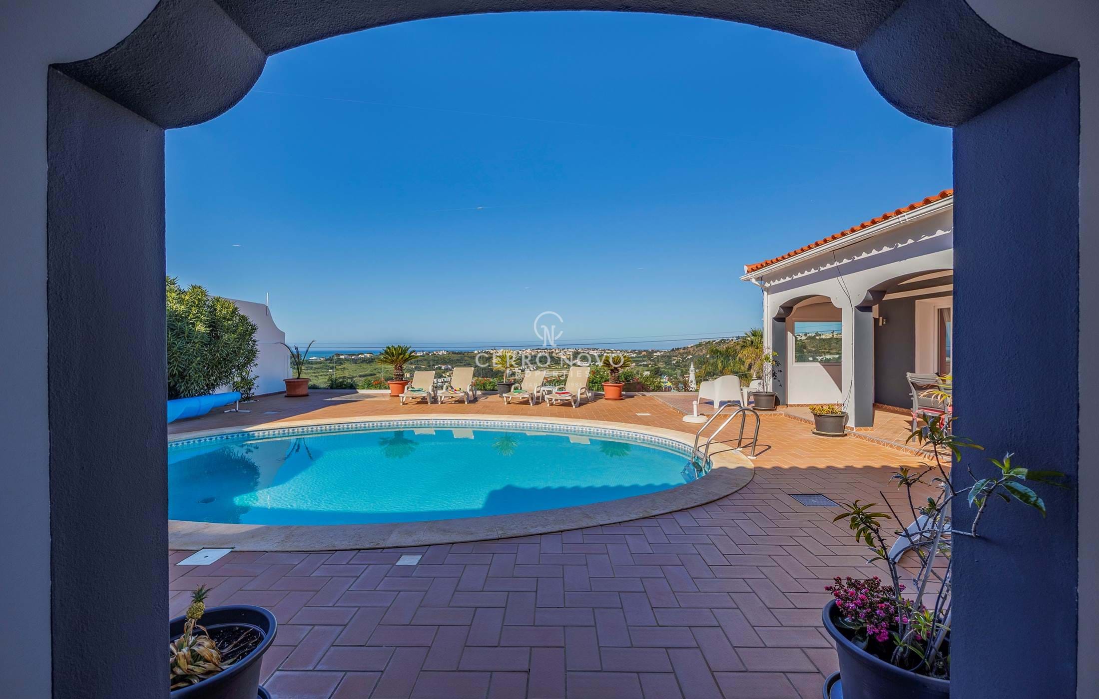 Amazing four bedroom villa with pool and views over the marina
