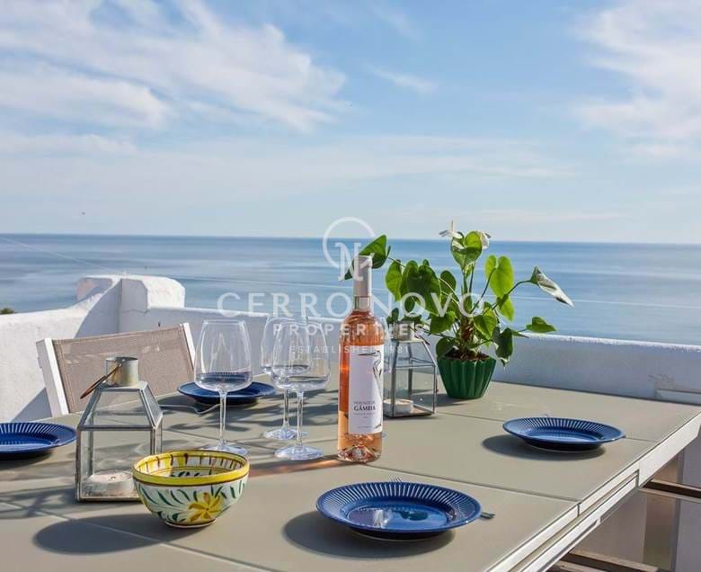 Unique, fully renovated apartment with magnificent sea views