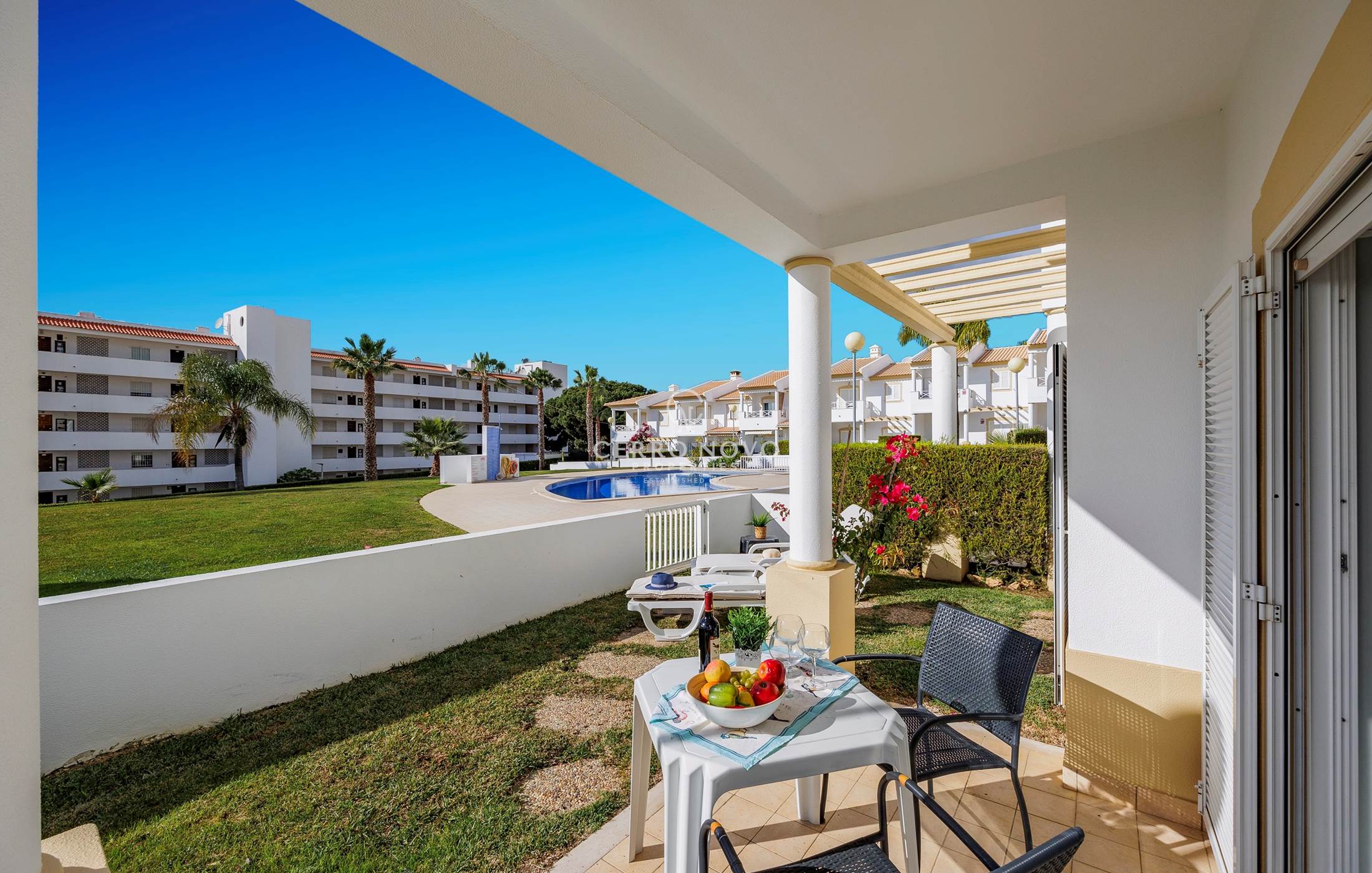 Well-located townhouse in a convenient central location close to the beach