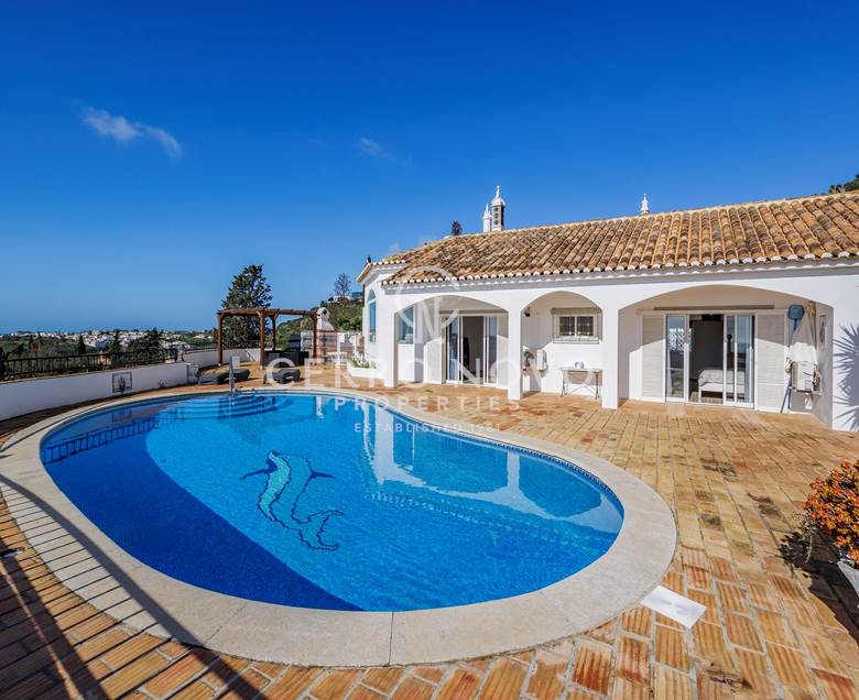 Characterful six bedroom Villa with Ocean View 