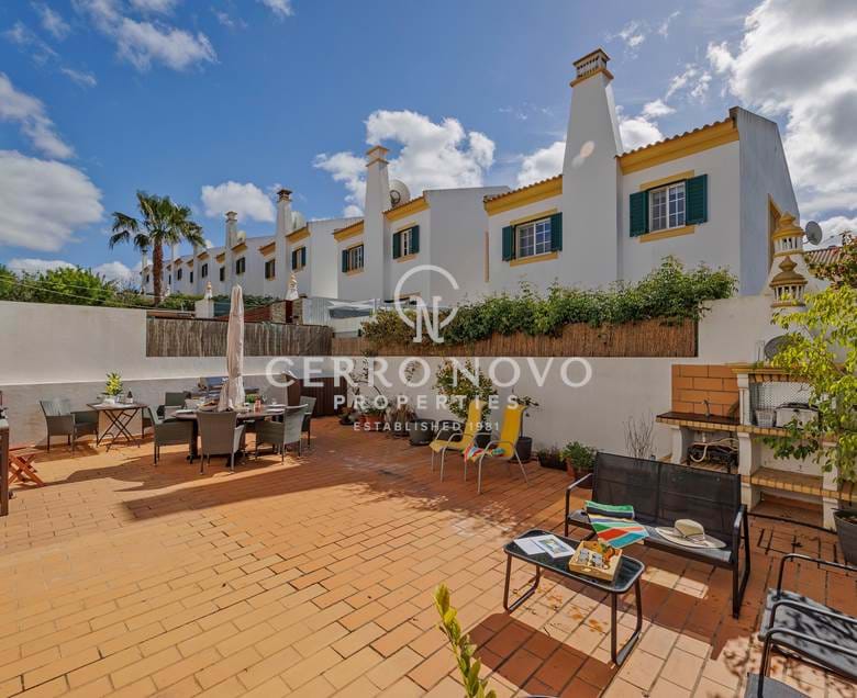 SOLD-  Three bedroom linked villa with garage and communal pool