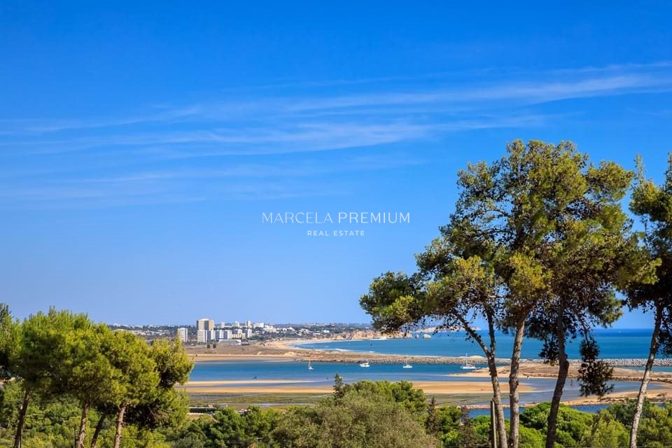 Marcela Premium