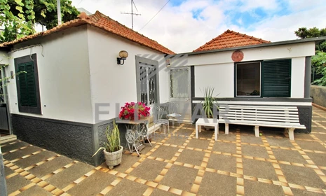 Ilha da Madeira - Funchal - São Martinho - Zu verkaufen - 3 Schlafzimmer - 05E/2022 - Portugal - Einfamilienhaus