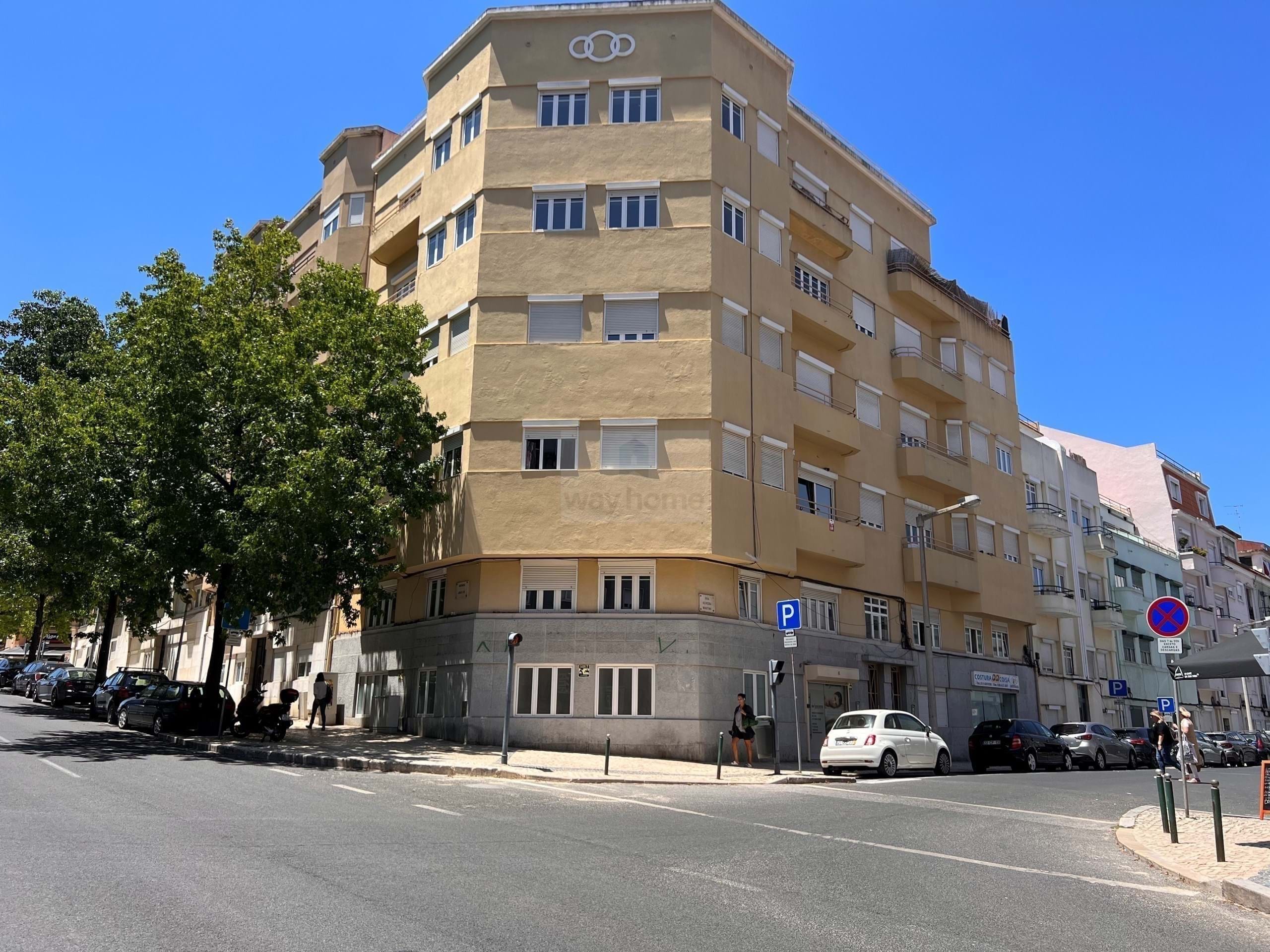 Arrendamento - Lisboa - Areeiro - Loja remodelada | Avenida João XXI | Avenida de Roma | Arrendamento