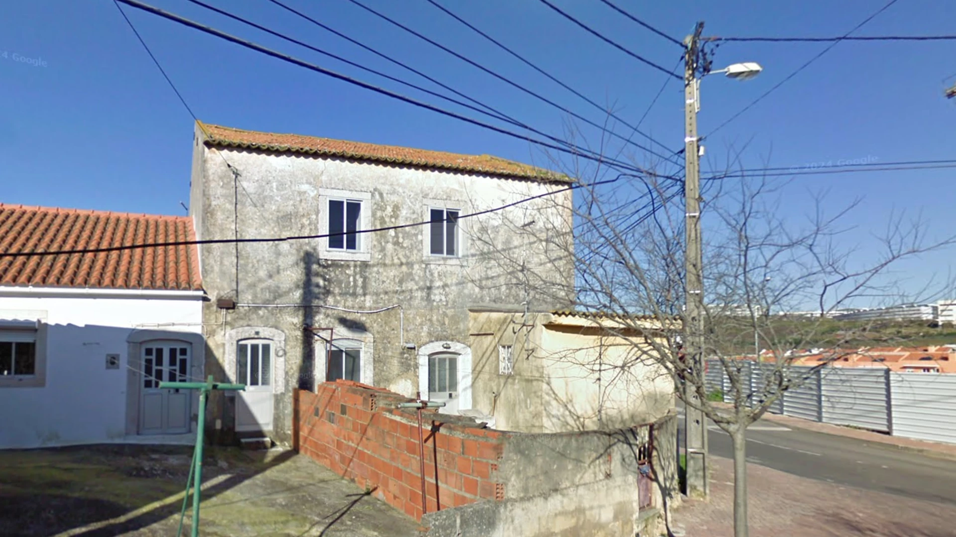 Venda - Oeiras - Porto Salvo - Apartamento T2 para remodelação total | Leião | Porto Salvo