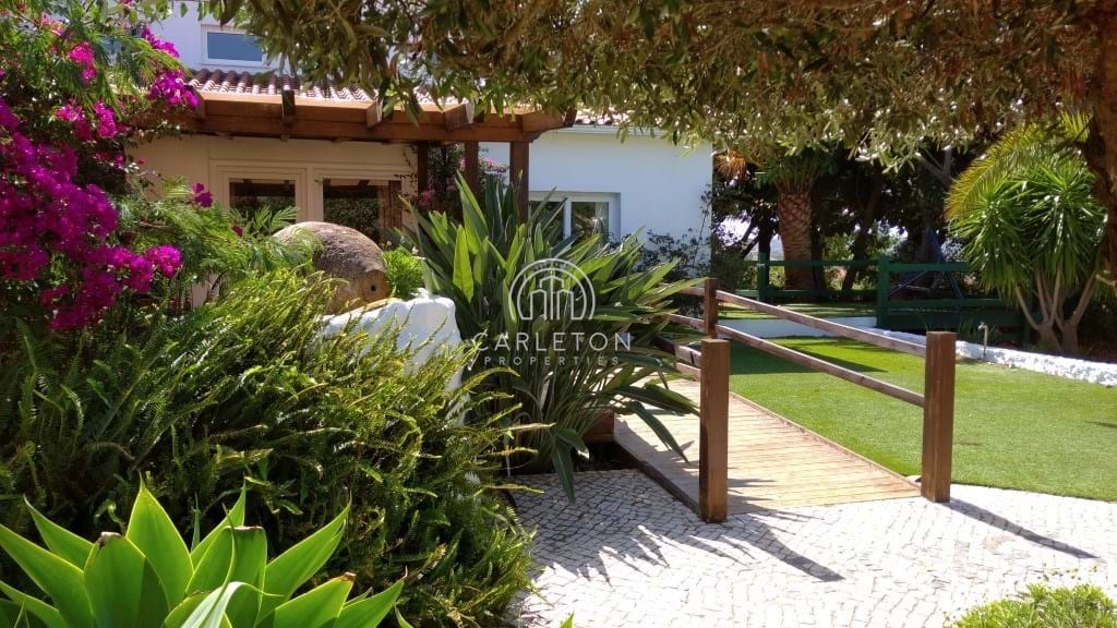 Fabulous 5 bedroom villa with heated pool near Alcantarilha