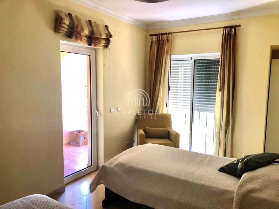 Superb 2 bedroom luxury duplex apartment located near Ferragudo and Carvoeiro 