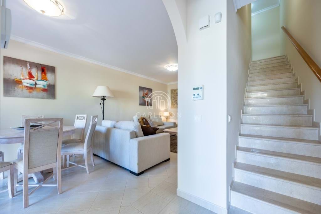Magnificent 2 bedroom luxury duplex apartment located near Ferragudo and Carvoeiro 