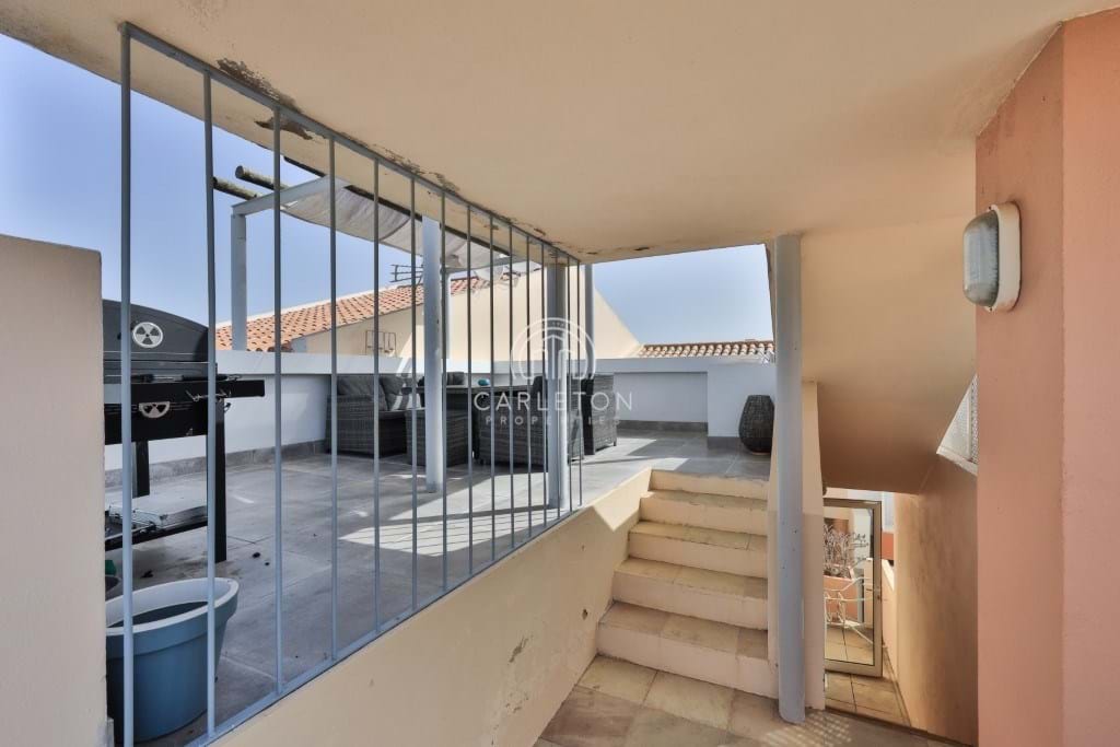 Great Opportunity to acquire a 2 storey 2 bedroom Townhouse on the outskirts of Carvoeiro