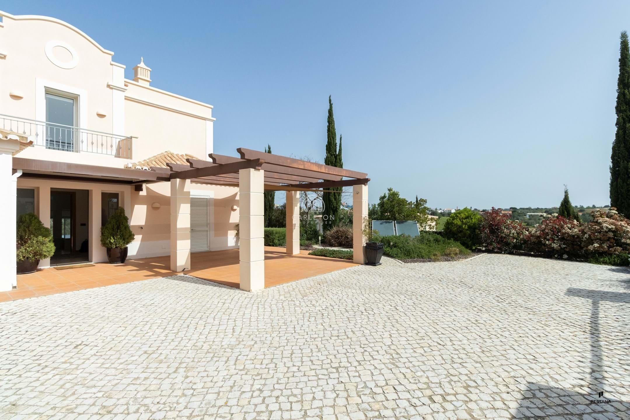 3 - bedroom villa with swimming pool in Vale da Pinta Golf Resort - Algarve