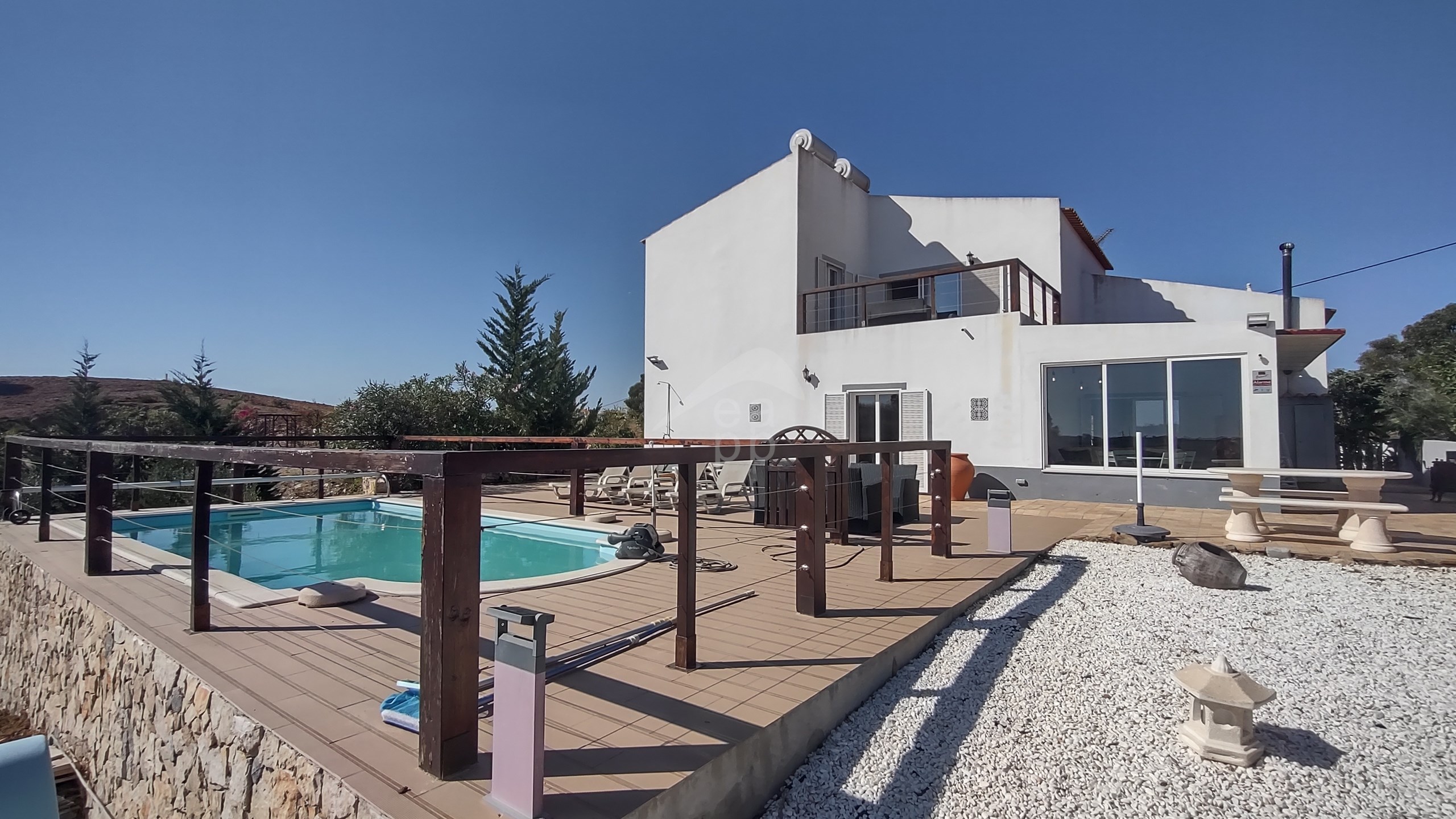 OPEN TO OFFERS T4 Country Villa with swimming pool & land near Cabanas PRICED TO SELL 
