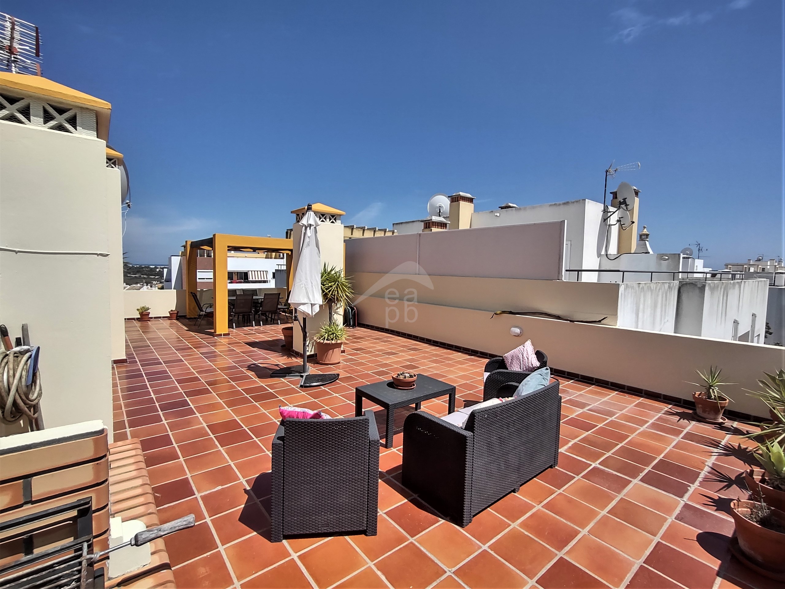 Beautifully presented T2 Apartment with private roof Terrace .. Tavira 