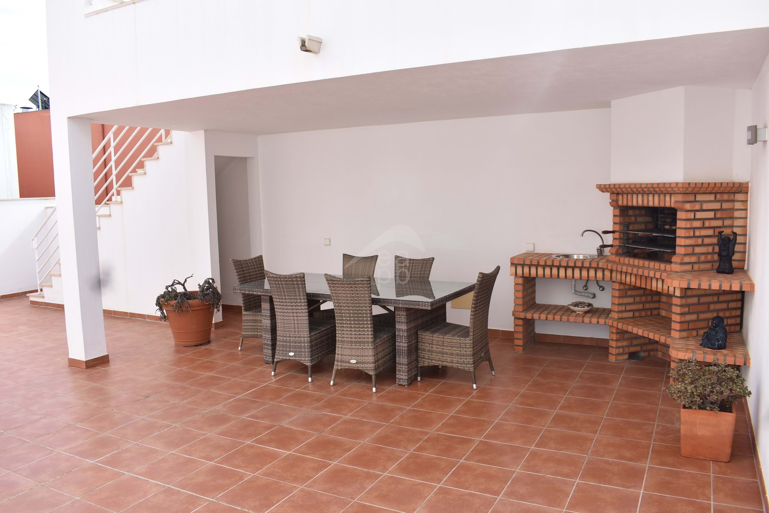 Superb T3 + 1 Townhouse with excellent terraces and large garage in Tavira!