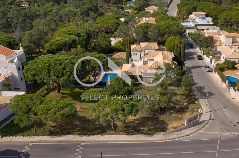 location of plot with building possibility by the beach algarve