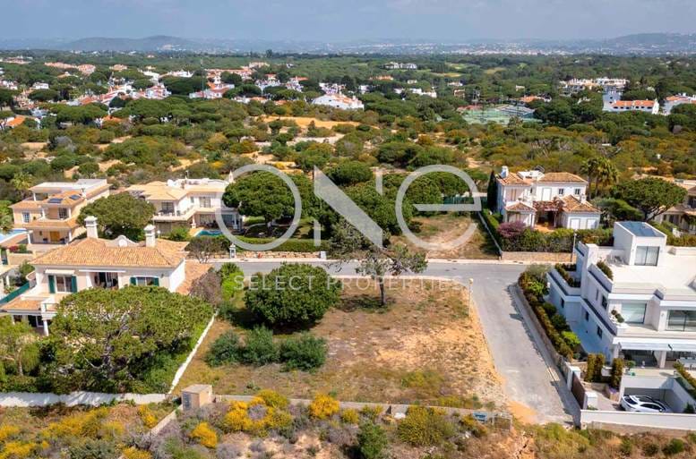 plot for sale with possibility to build in vale do lobo