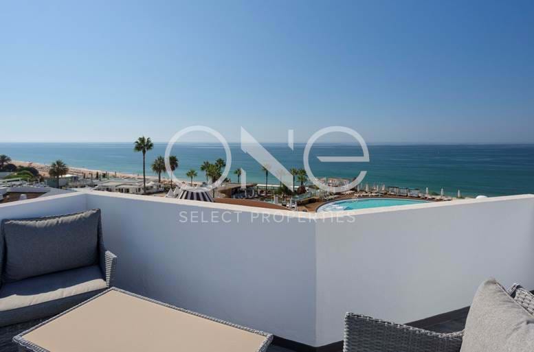 exclusive rooftop area with sea and beach views