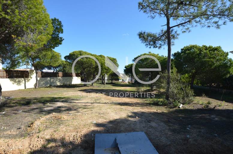 land view of plot for sale close to quinta do lago