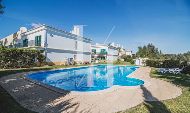 2+1 bedroom town house with luxury finishes in Vilamoura